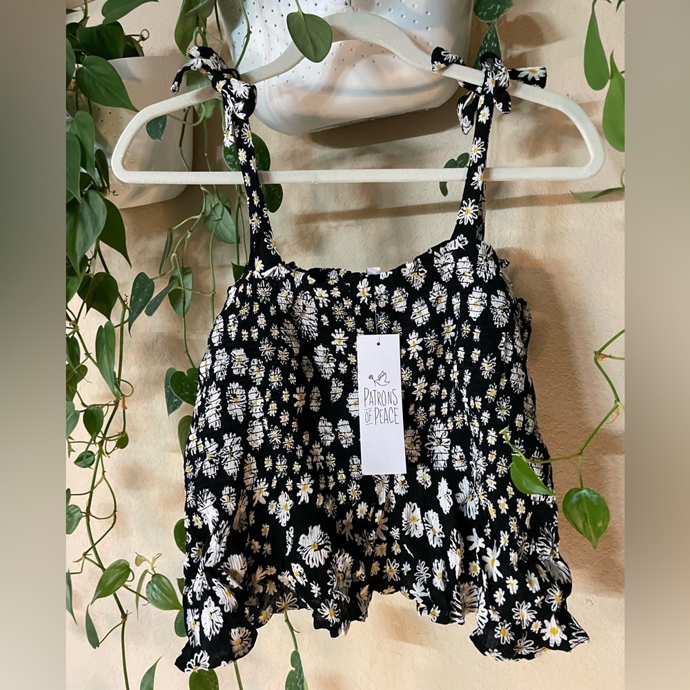Daisy Scrunch Crop